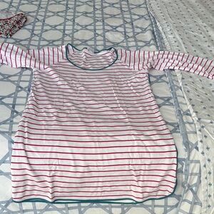 Lake three quarter Sleeve Striped nightgown in White and raspberry